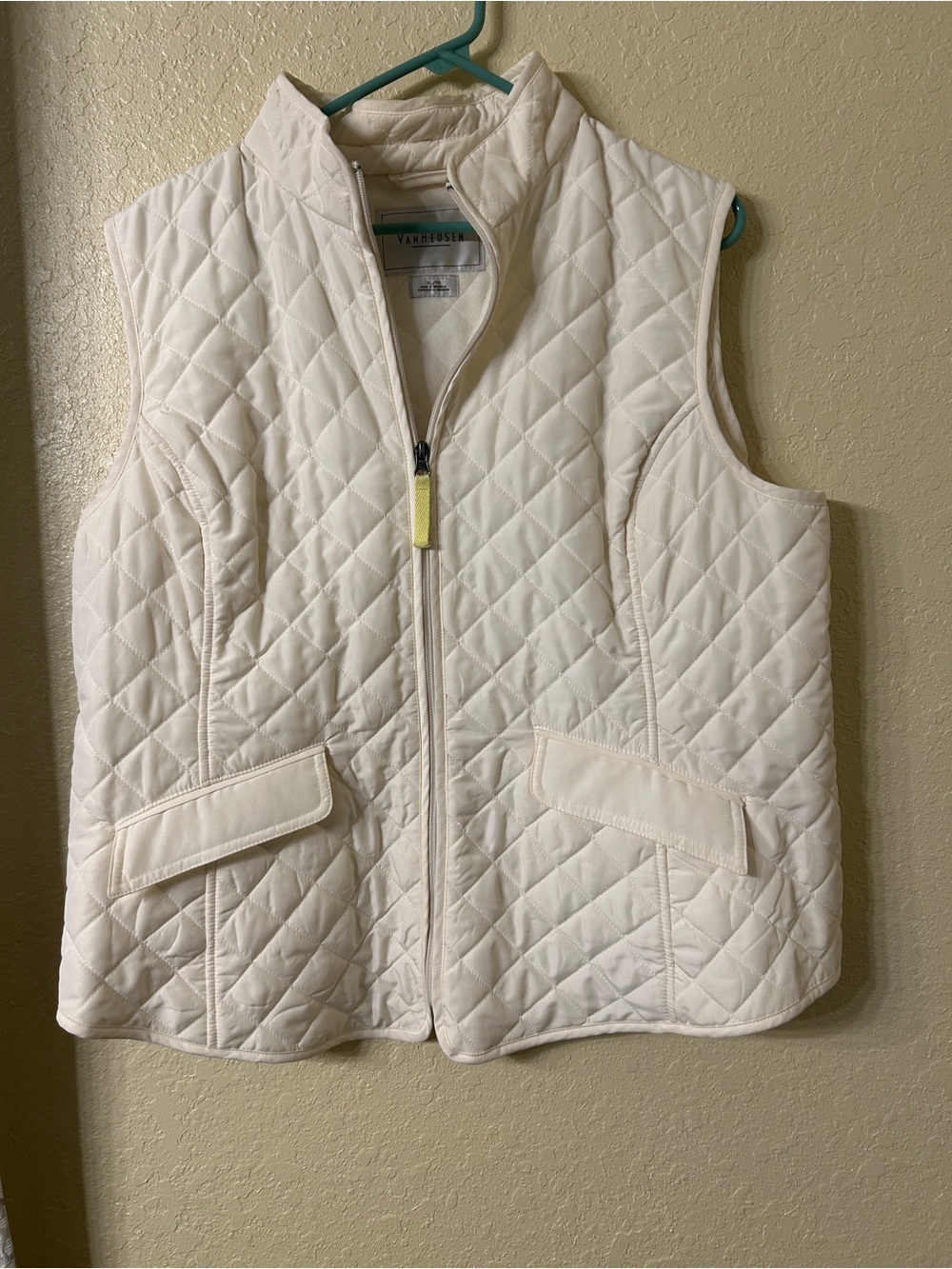 Van Heusen White Diamond Quilted Vest Mock Neck Full Zip Size XL EUC